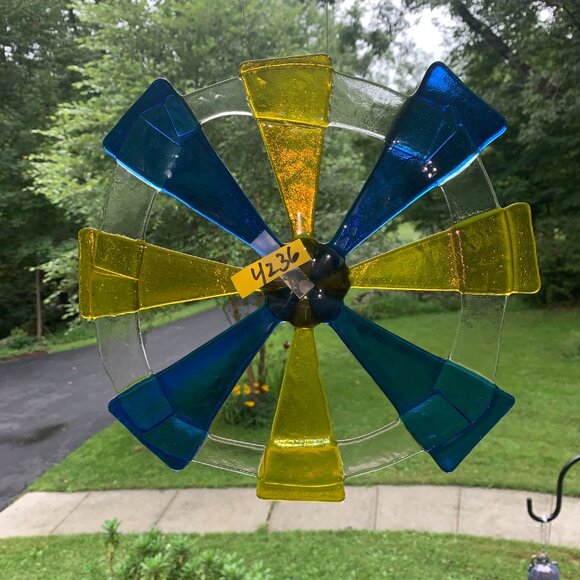 #7236 CIRCULAR FUSED SUN CATCHER  BLUE & YELLOW COLLECTABLE SUN CATCHER - Picture 12 of 12